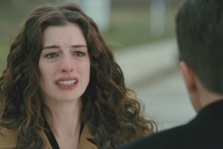 anne-hathaway-love-and-other-drugs-trailer-caps-16
